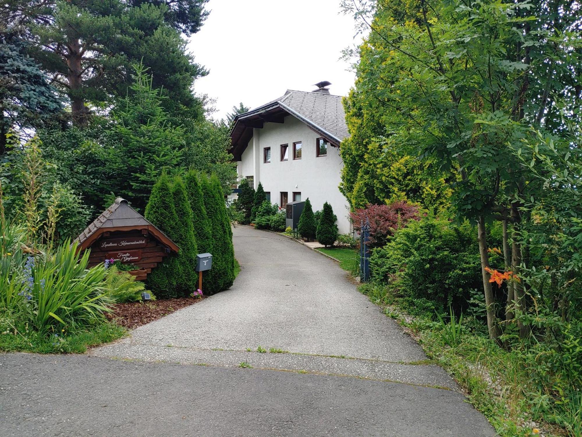 Landhaus Karawankenblick Himmelberg Bagian luar foto